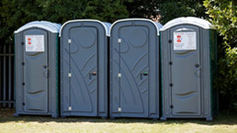 Benefits of Construction Restroom Trailers for Job Sites